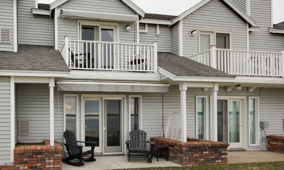 Plattsburgh House | Community Perks & Beach Access: Plattsburgh Gem