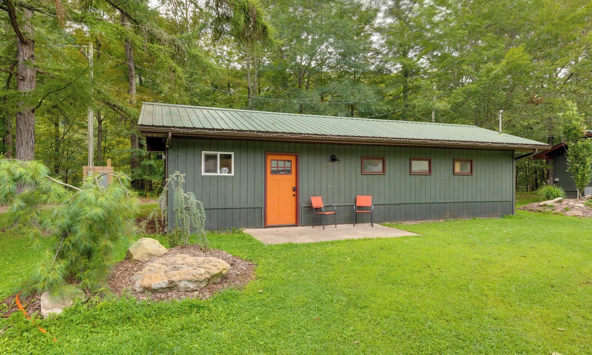 Hillsgrove Cabin | Community Perks: Elk Creek Escape - Deluxe Cabin C