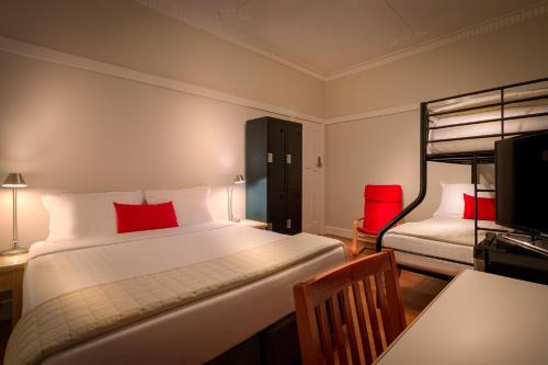 St Kilda Hotel | Como Court Budget Accommodation