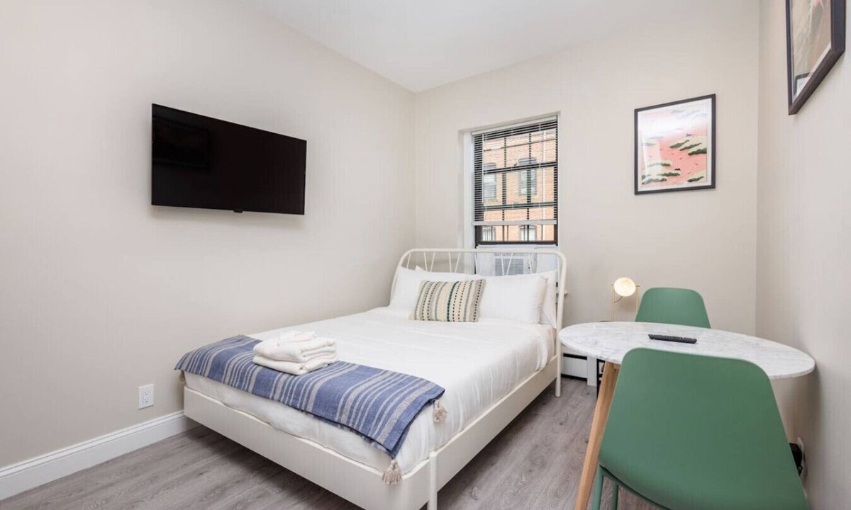 Prudential - St. Botolph Apartment | Compact Back Bay Studio