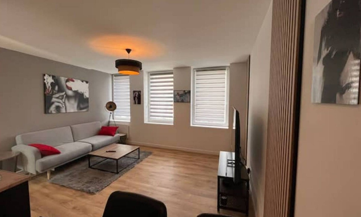 Valenciennes Apartment | Complete building sleeps 8-12