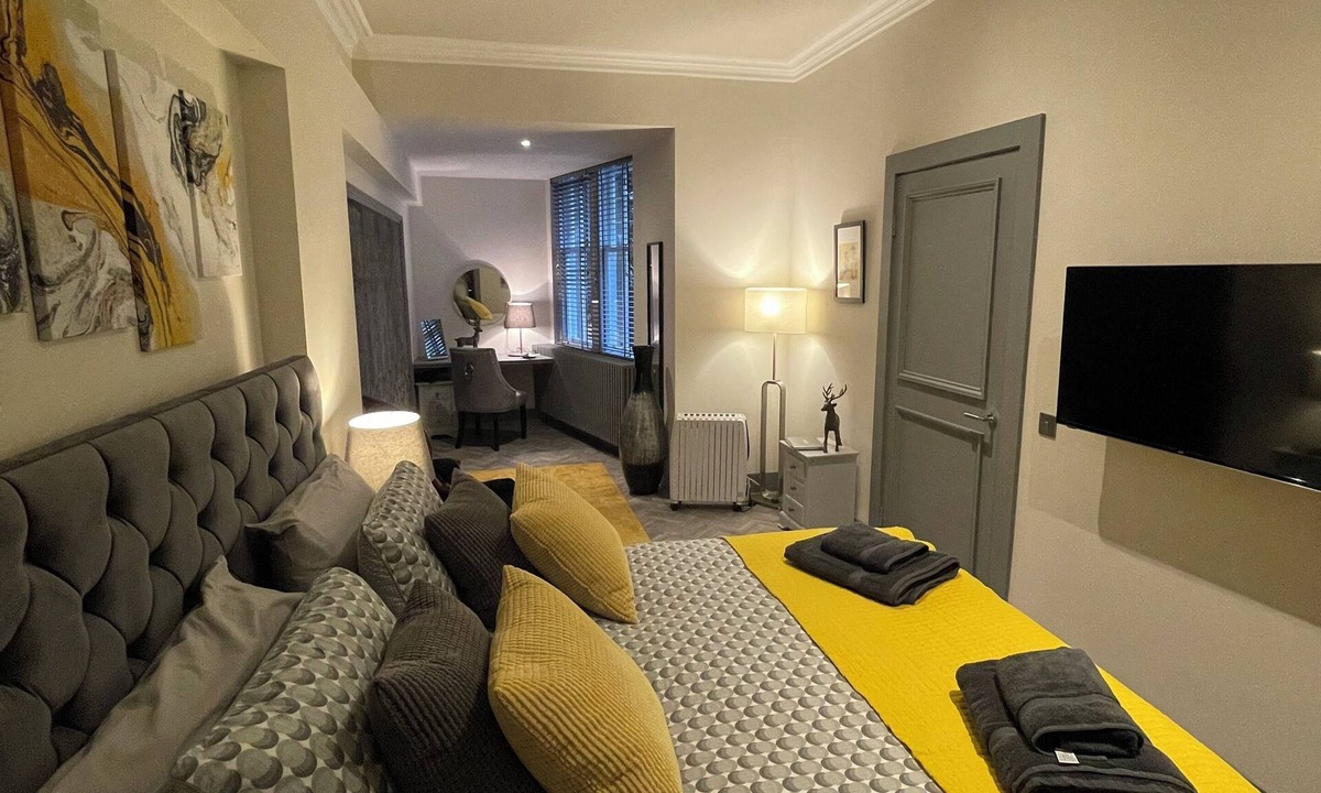 Haymarket Apartment | Complete City Centre Comfort