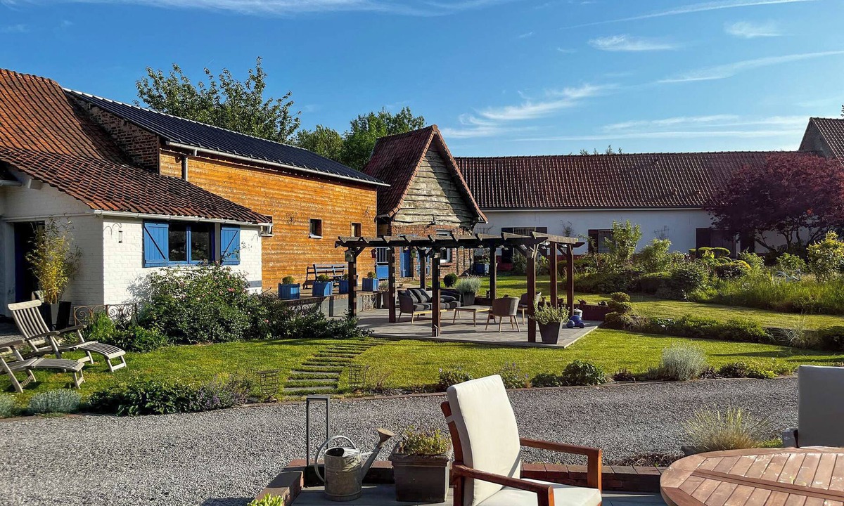 Thiembronne House | Complete farmhouse estate: 3 gites & private jacuzzi