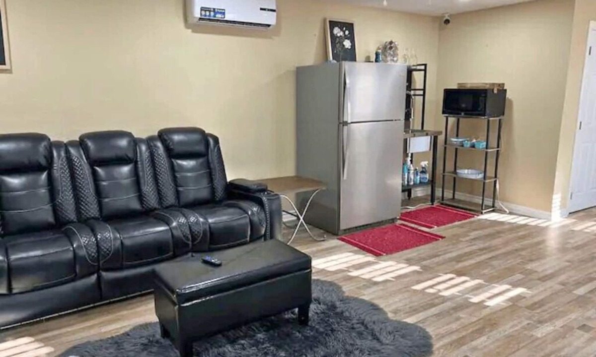 Port Arthur House | Complete Guesthouse Experience in Port Arthur, Texas, USA