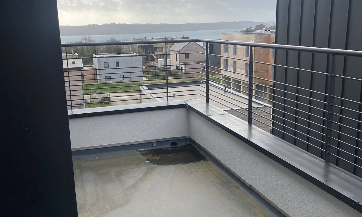 Saint-Pierre House | Complete house with sea view