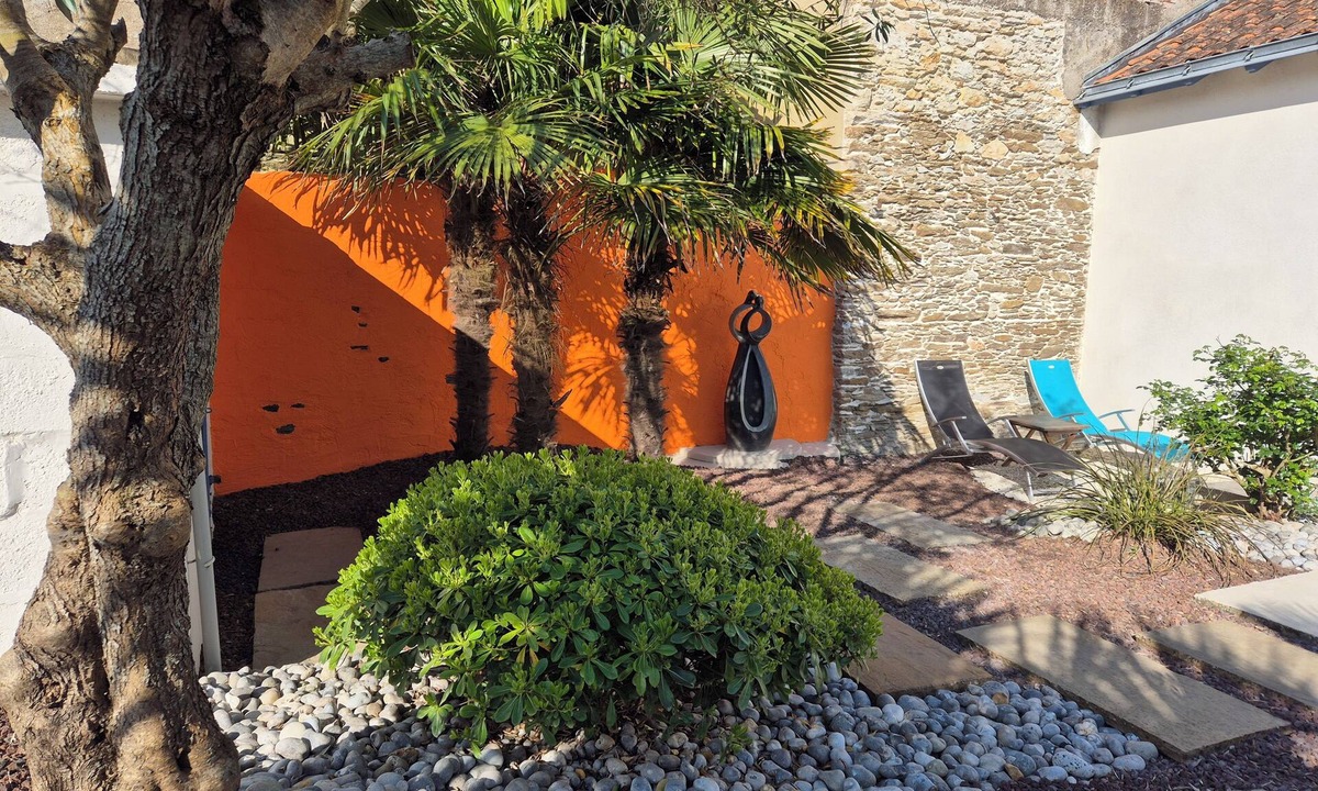 La Rogere House | Completely renovated house, comfortable, close to the beach, free wi-fi access.