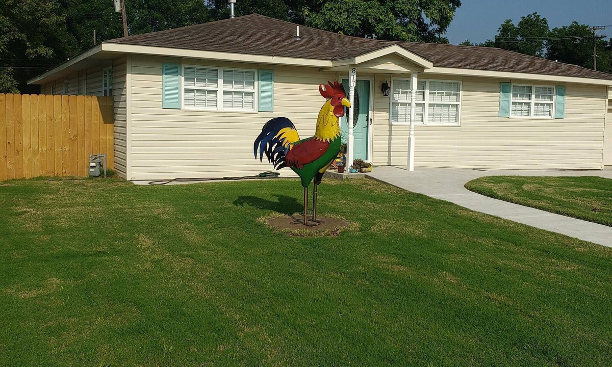 Pawhuska House | Completely remodeled 4 bedroom home 8 blocks from the PW Mercantile!