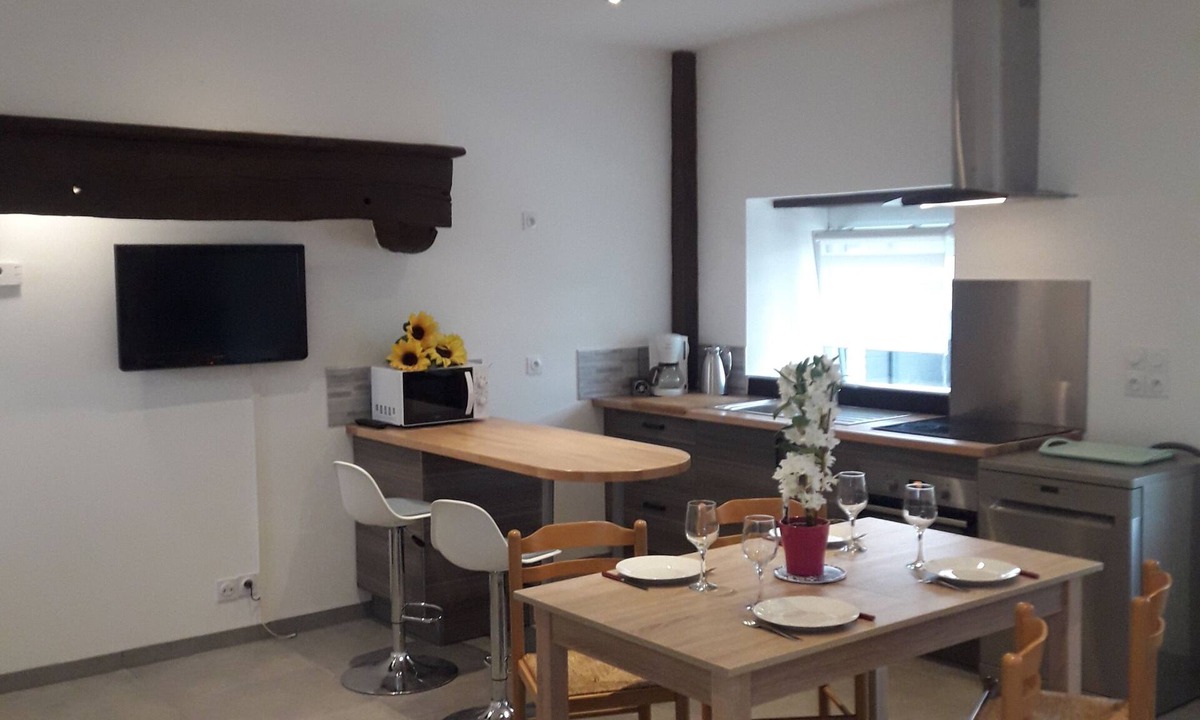 Pleugueneuc House | Completely renovated earthen T3