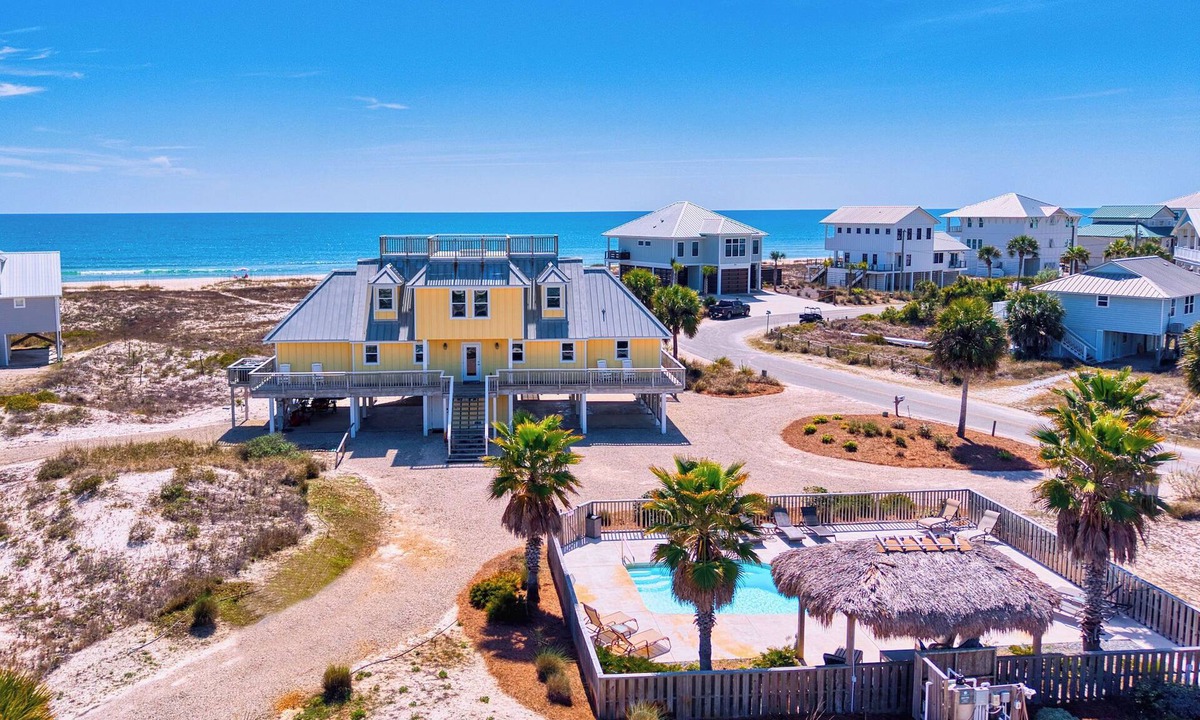 East End House | Conch Out - Beach Front, Private Pool, Private Mini-Putting Green!