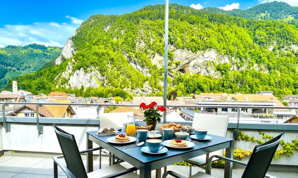Central Interlaken Condo | Concierge, Penthouse Alps Scenic View by SwissHut