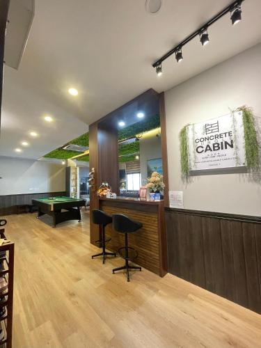 Downtown Kota Kinabalu Hostel | Concrete Jungle Cabin