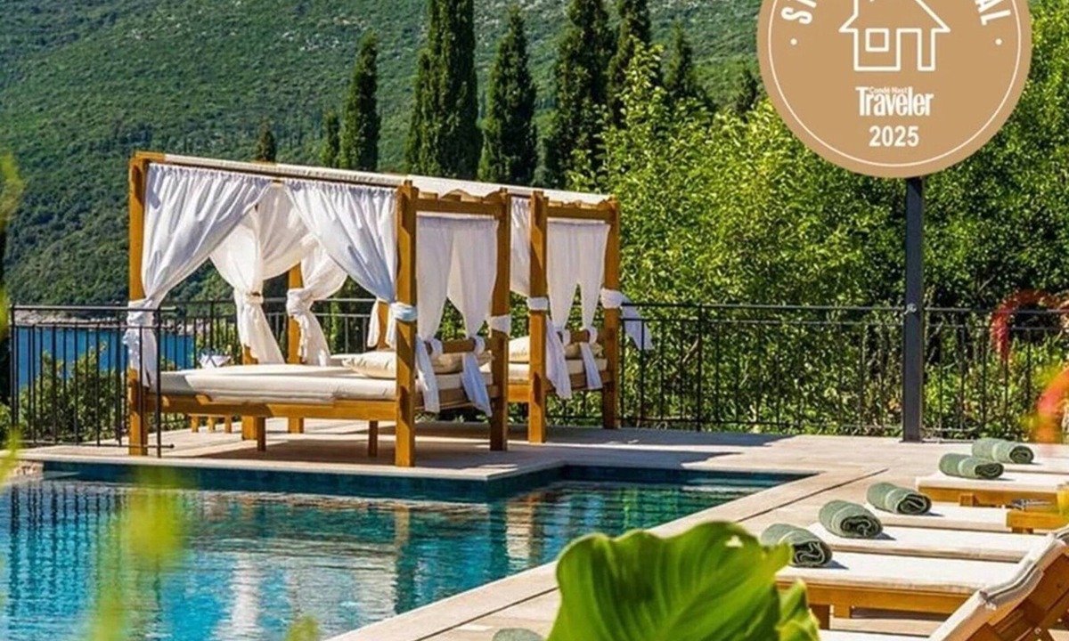 Molunat Villa | Condé Nast Traveler Approved: Luxury Villa with Infinity Pool & Beach