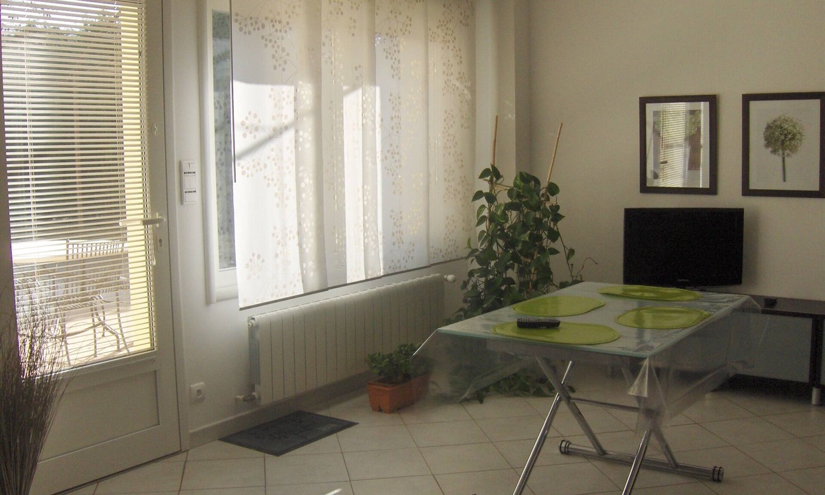 Pujaut Apartment | Conditioned apartment excellent condition (58m²) Pujaut (30) 8km from Avignon