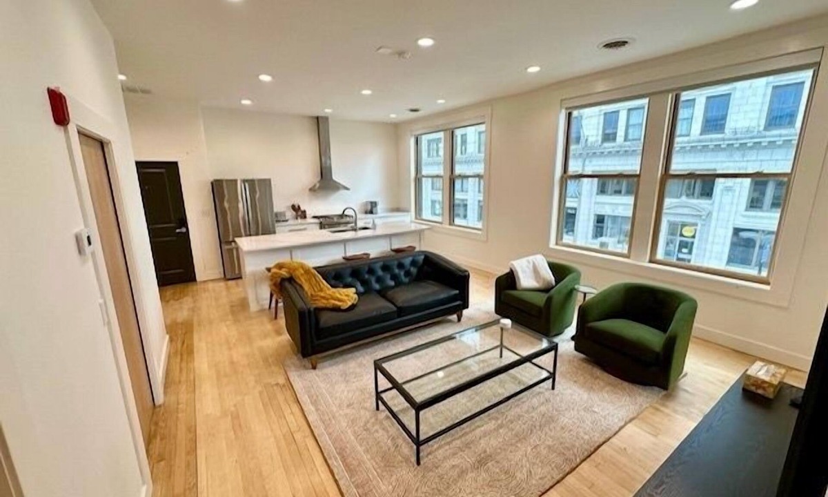 Marion Condo | Condo C - Gallery Suites Downtown Marion
