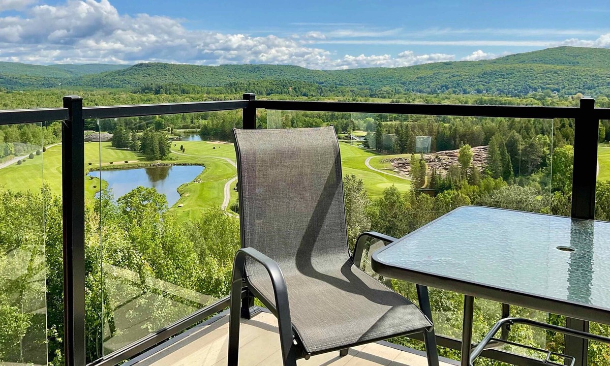 Sainte-Emelie Condo | Condo de Luxe 225