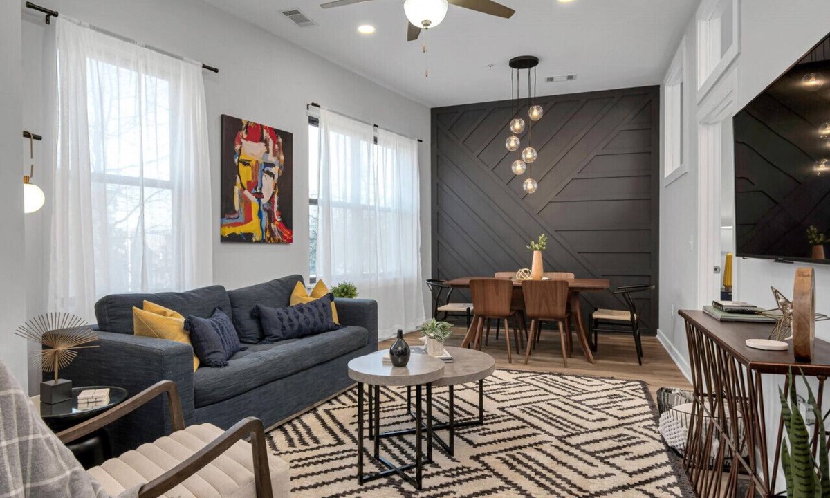 Hillsboro Village Condo | Condo Near Vanderbilt, Belmont, Music Row + Free Parking