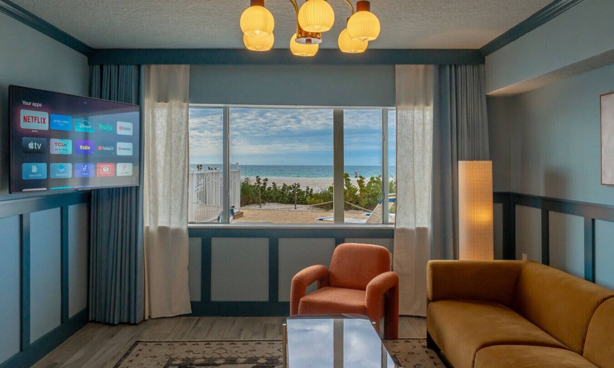 Belleair Beach Condo | Condo On The Beach - Heated Pool - Self Check-in