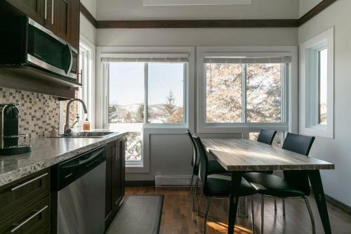Mont-Tremblant Apartment | Condo Resort - Gondola 4 min walk -Terrace