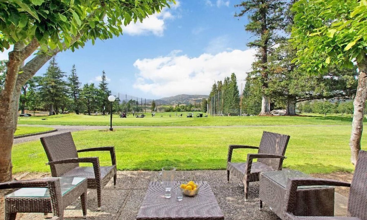Napa Condo | Condo w/Shared Pool and View of Driving Range