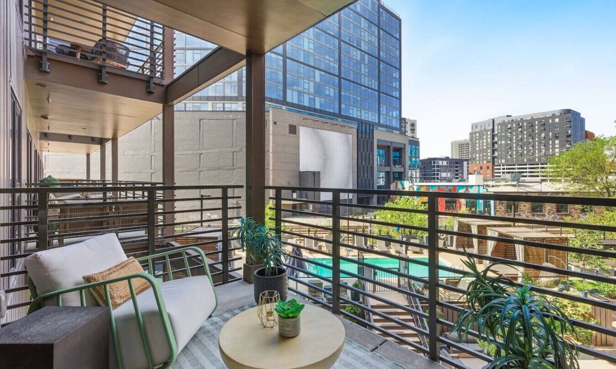 Downtown Nashville Condo | Condo with Pool, Balcony + Garage, Walk to Downtown Broadway