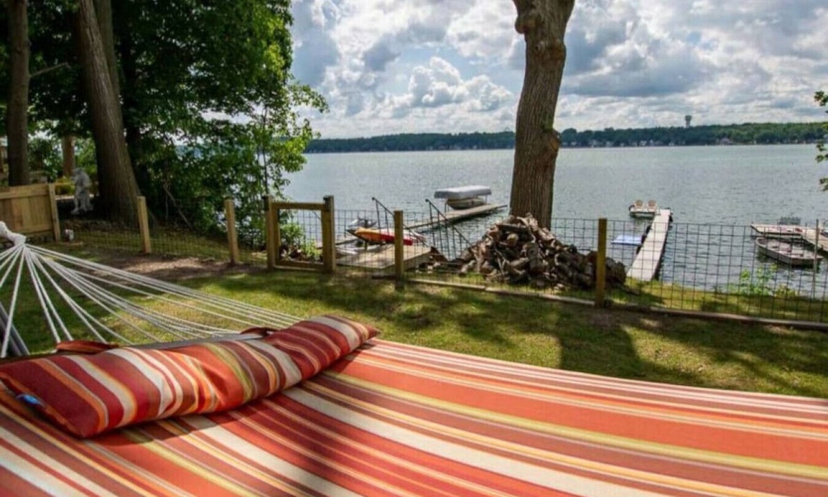 South Lima Cottage | Conesus Lake Oasis with Pontoon boat you can rent