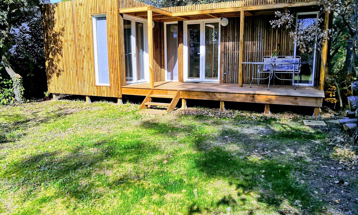 Chateauneuf-de-Gadagne Cottage | Confortable Cottage Dans les Bois