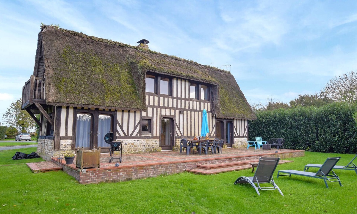 Bonneville-la-Louvet House | Confortable maison normande