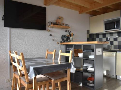 Font-Romeu-Odeillo-Via Apartment | Confortable 2 Pièces Cabine, Vue Pyrénées & Parking - FR-1-580-11