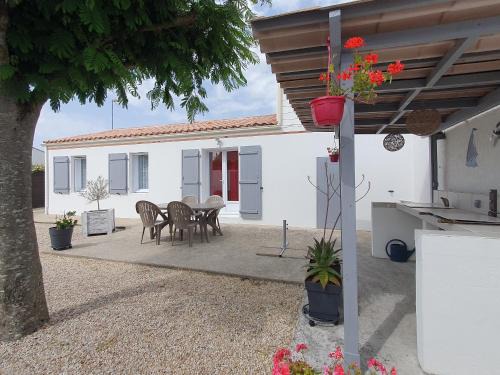 La Faute-sur-Mer House | Confortable villa 6 pers, proche plage et centre - FR-1-476-36