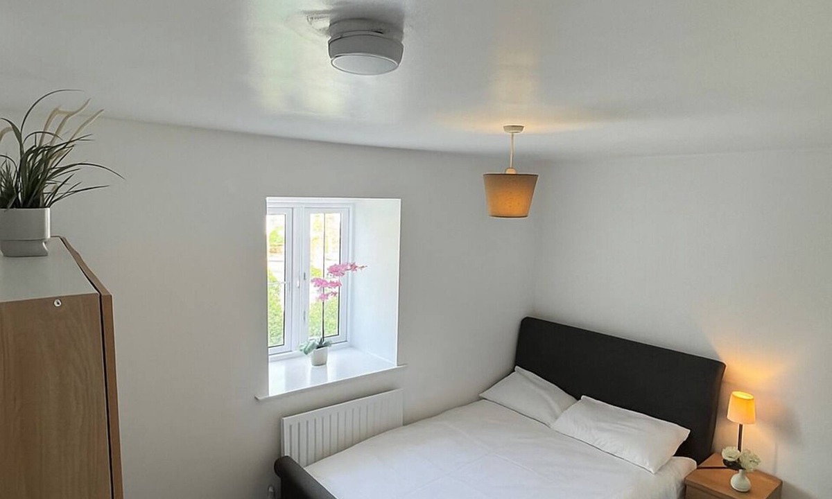 Luton House | Confy Delight Double Bedroom