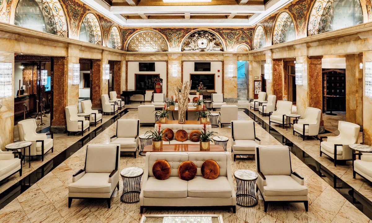 The Loop Hotel | Congress Plaza Hotel