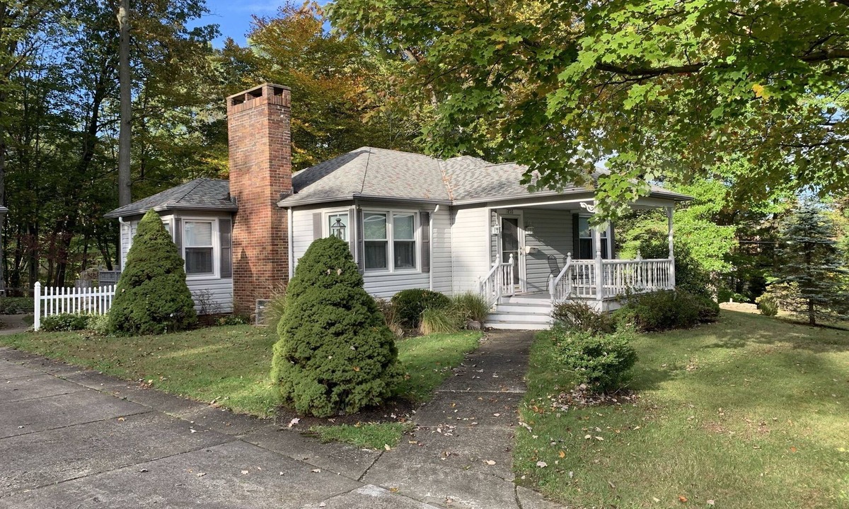 Conneaut Cottage | Conneaut Creek Cottage