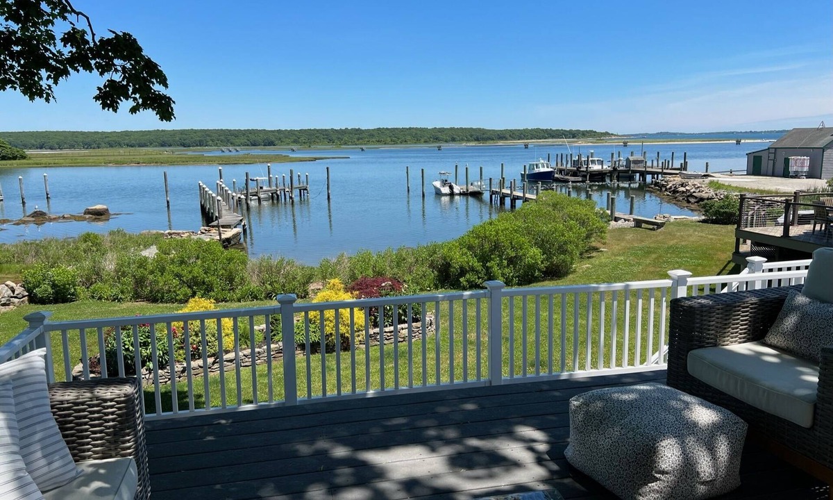 Groton House | Connecticut Coast Waterfront Home