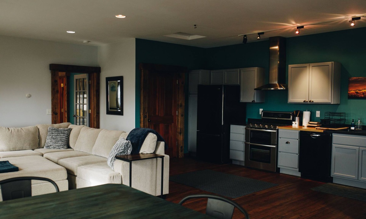 Four Corners Apartment | Connoisseur Hideaway