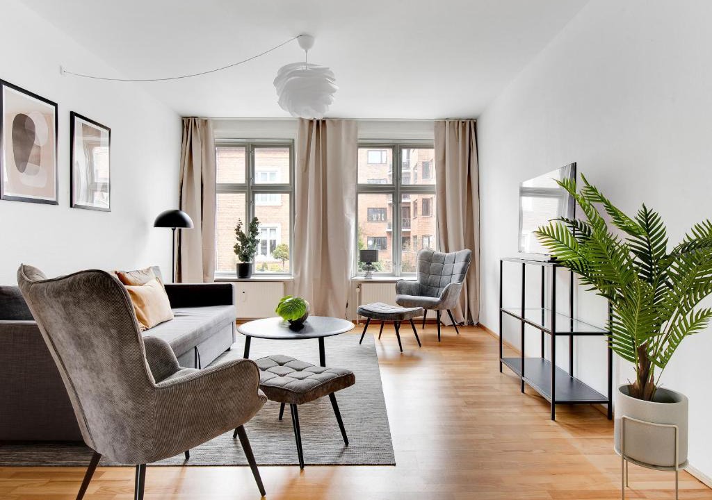 Frederiksberg Apartment | Constantin - Chic 2-Bdr Apt with Balcony