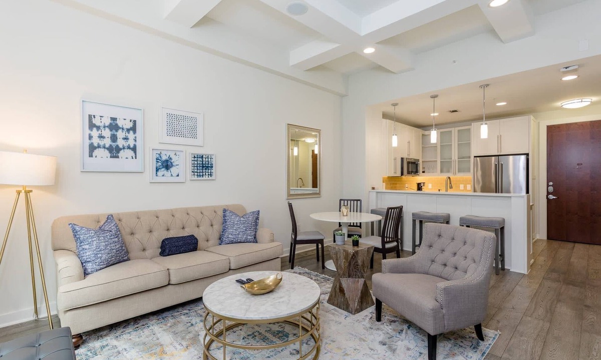 Downtown Houston Apartment | Constellations | Elegant 1 BR in Downtown Houston