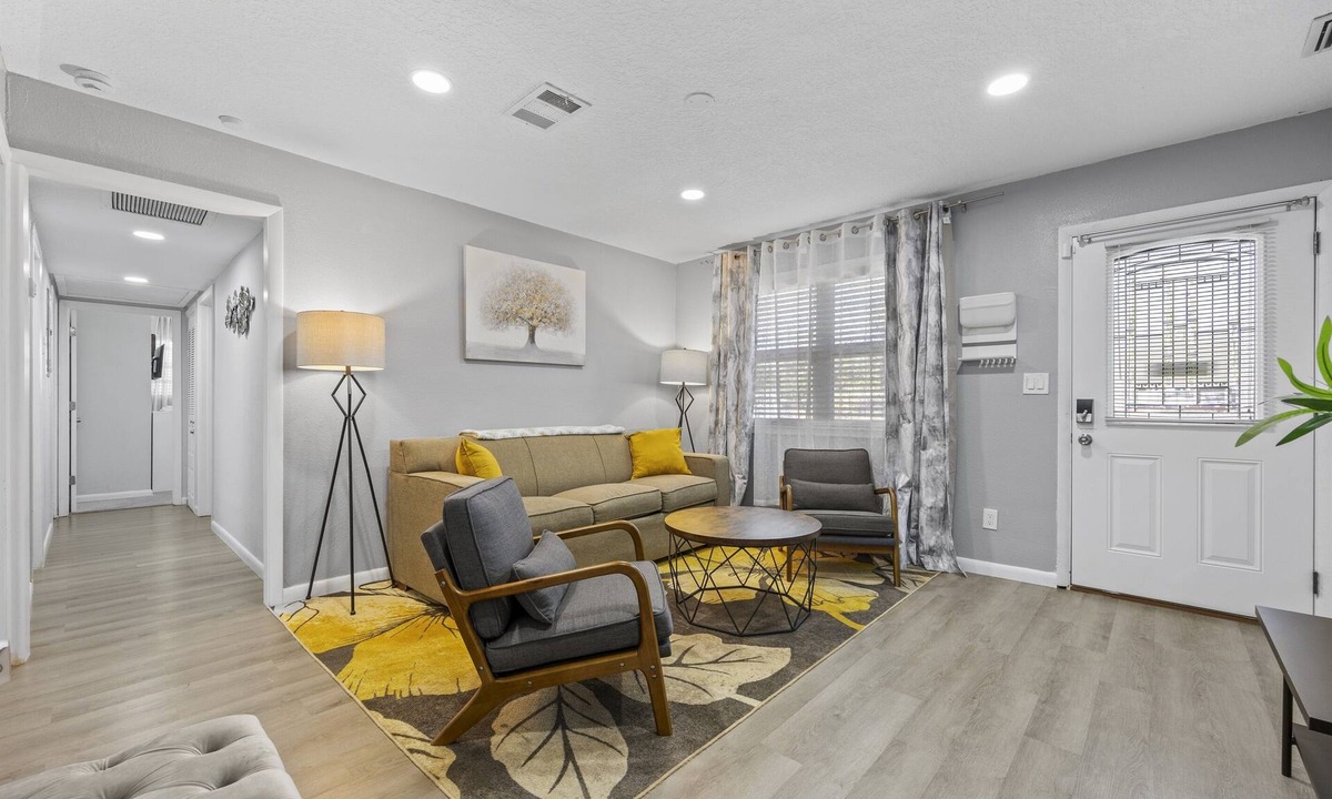 Cedar Hills House | Construction Workers Welcomed | NAS | I-295 Access