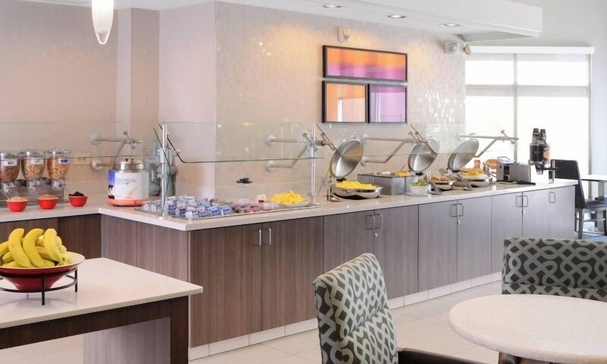 Dallas Hotel | Construction Workers Welcome! Relaxing Stay Near Sites! Laundry & Dry Cleaning