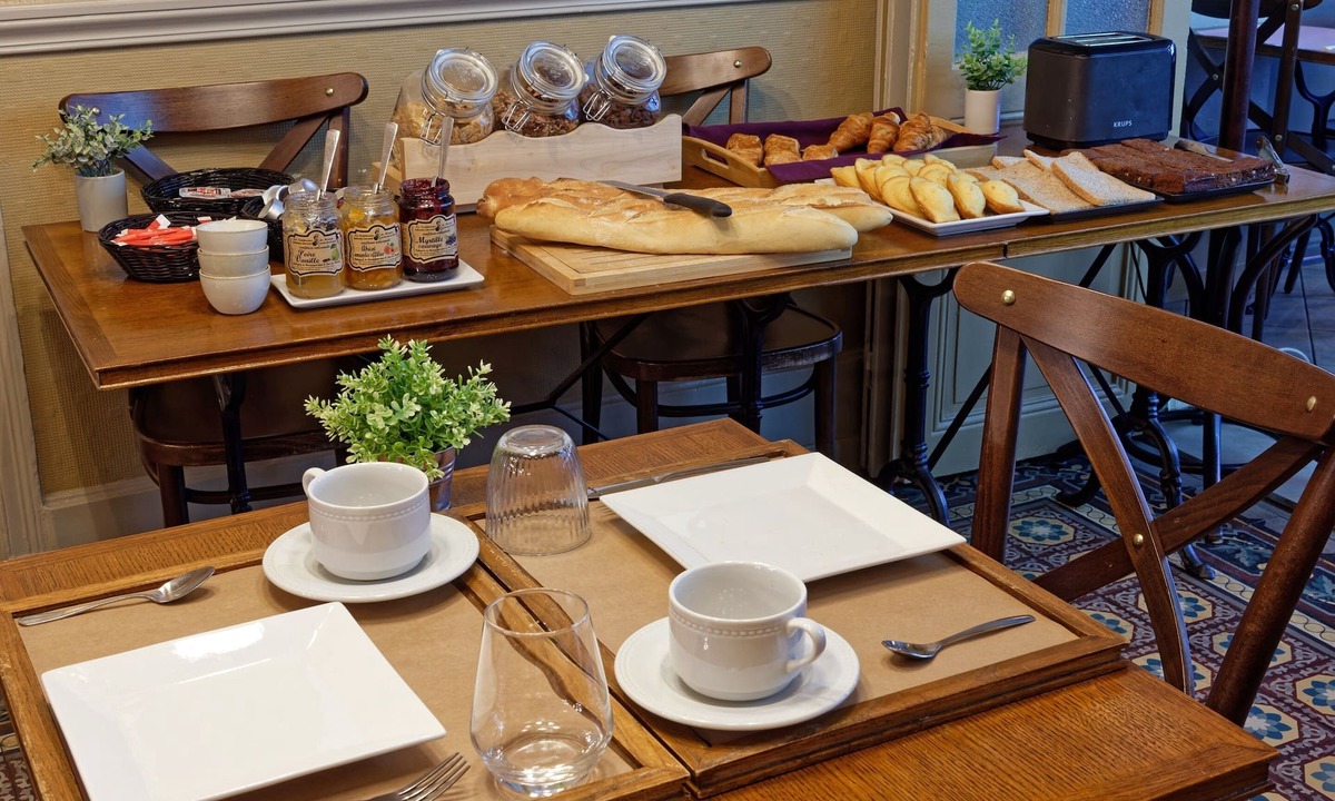 Autun Hotel | Contact Hôtel du Commerce et son restaurant Côte à Côte