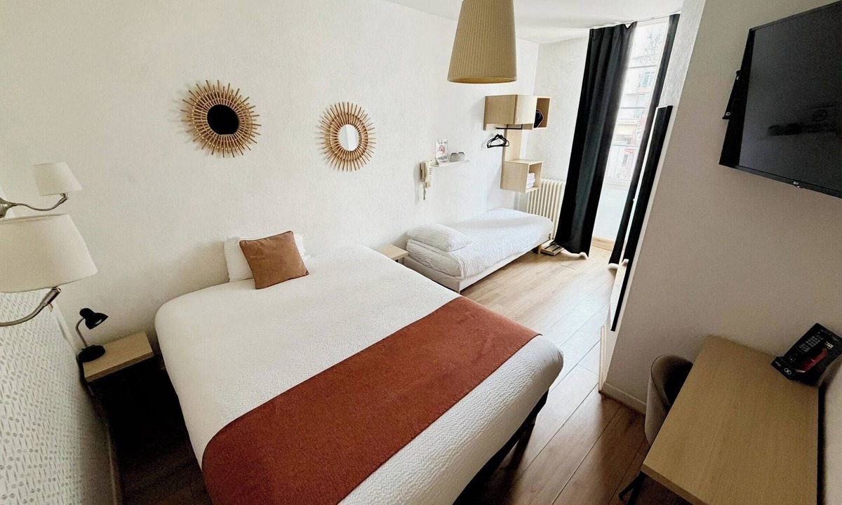 Villeneuve-sur-Lot Hotel | Contact Hôtel les Platanes Villeneuve sur Lot Centre