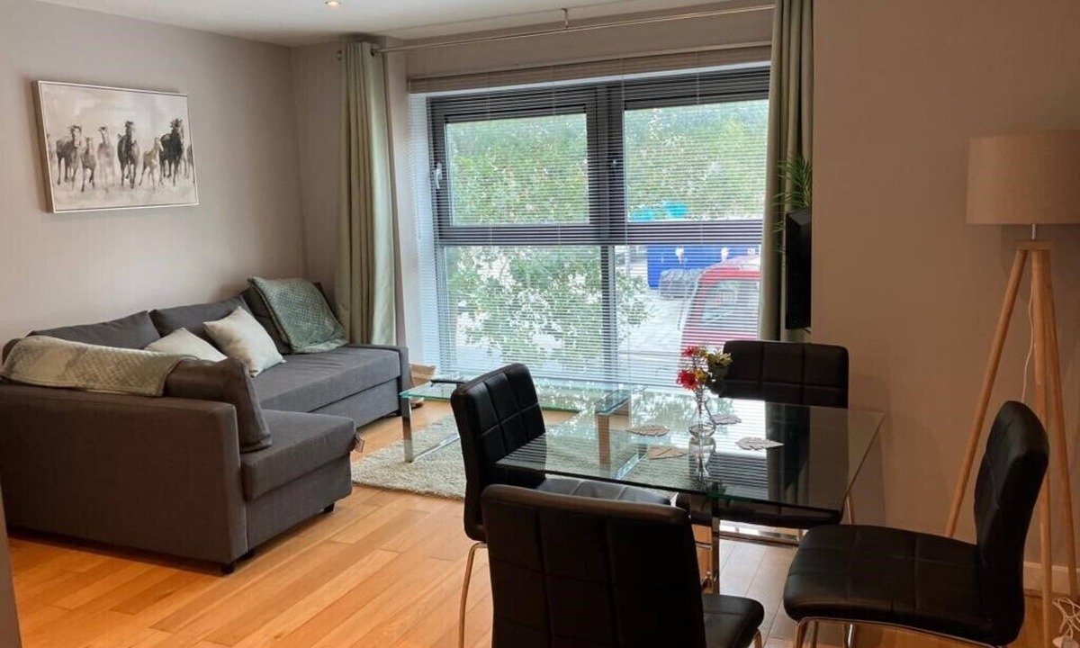 Bristol Floating Harbour Apartment | Contemporary 1BD Flat - Bristol City Centre!