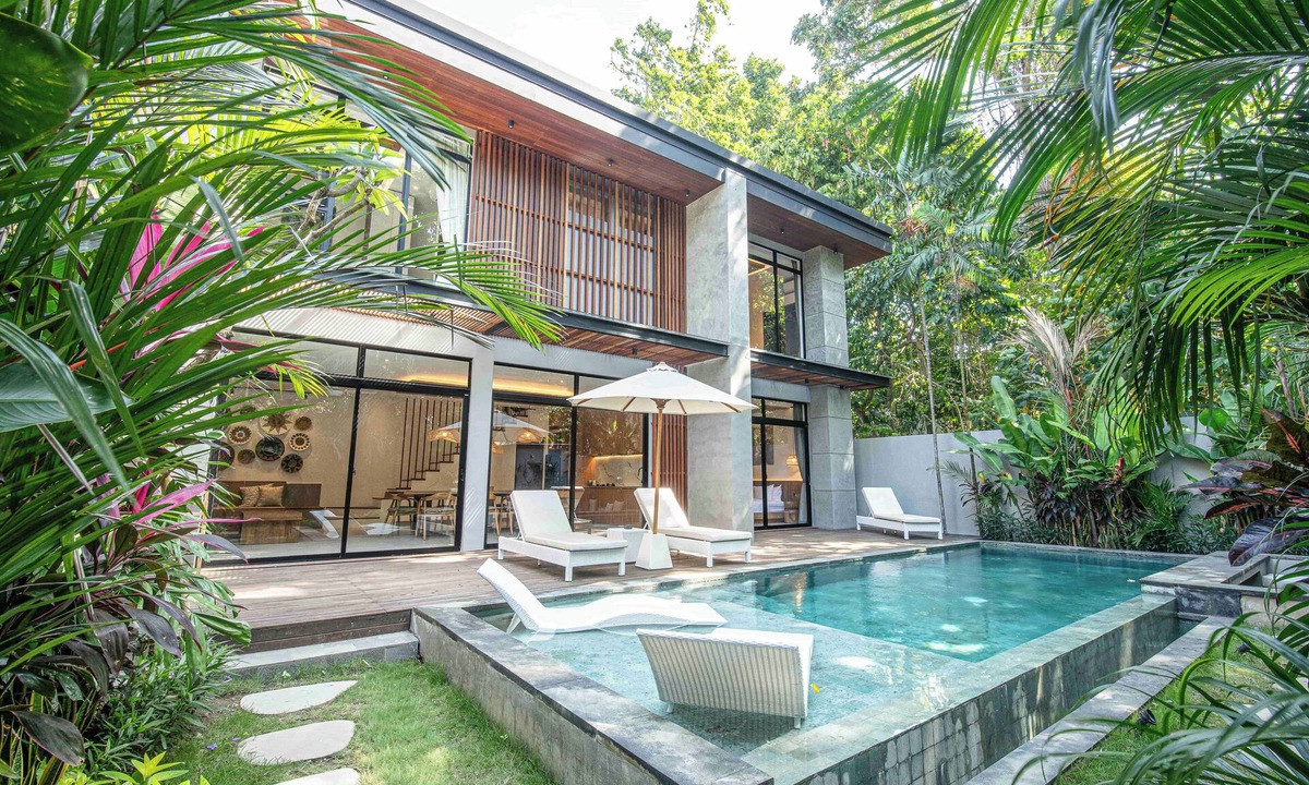 Batubelig House | Contemporary 5BR Luxury Villa – 400m to the Shore