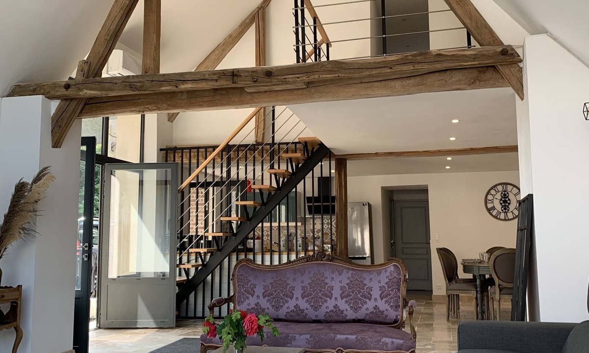 Reugny House | Contemporary and old house