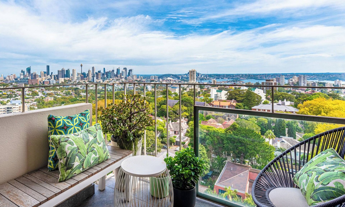 Woollahra Apartment | Contemporary and Spacious with 360 views