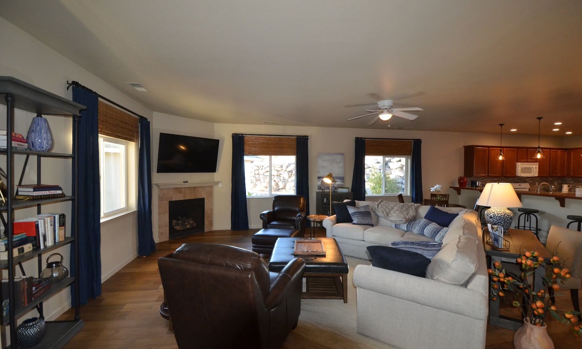 Northeast Reno House | Contemporary, Centrally Located