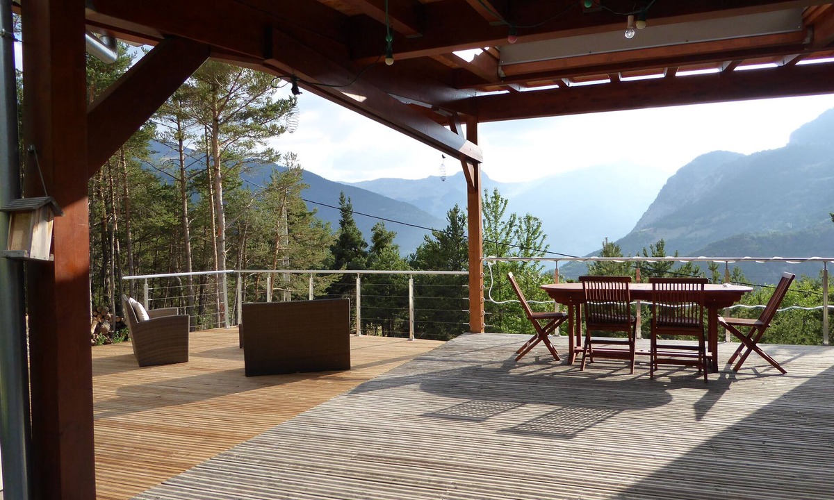 Meolans-Revel Villa | CONTEMPORARY CHALET IN UBAYE NEAR BARCELONNETTE AND PRALOUP