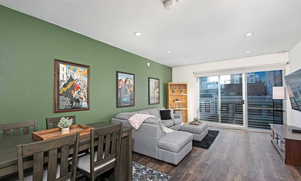 Pacific Terrace Condo | Contemporary Condo in the Gaslamp