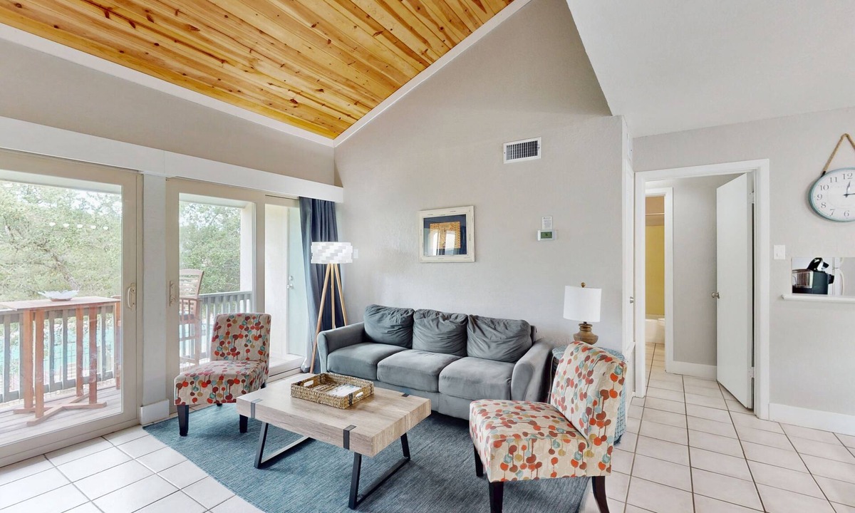 Sailhouse Condo | Contemporary Condo w/Fast WiFi and Shared Pool