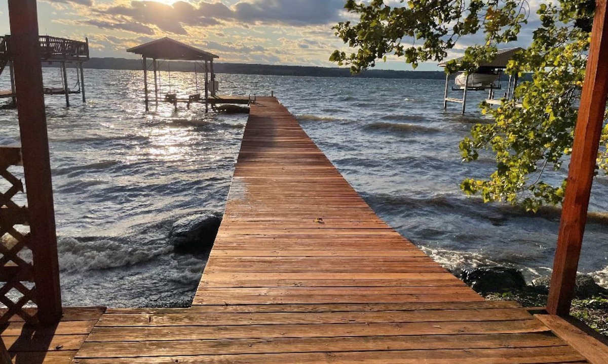 Romulus Cottage | Contemporary Cottage on Seneca Lake - NO OWNERS FEES