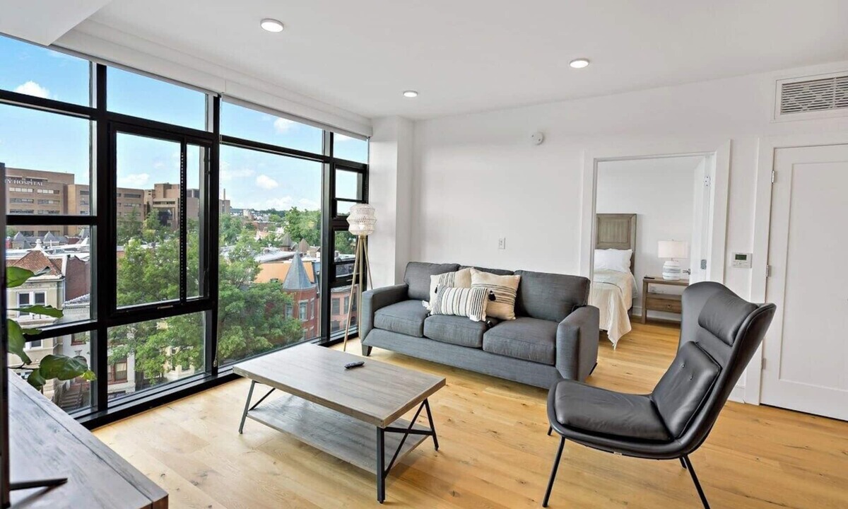 Cardozo Bed & Breakfast | Contemporary | Downtown | Views | Luxury